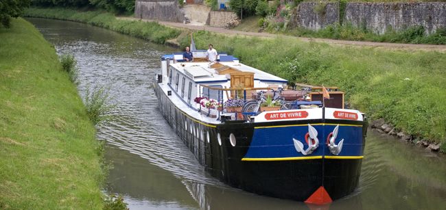CRUCEROS FLUVIALES FRANCIA L ART DE VIVRE CANAL NIVERNAIS OFERTA DESCUENTOS EUROPEAN WATERWAYS CRUCERO DE LUJO CANALES DE FRANCIA BORGOÑA BOURGOGNE HOTEL BARGE ART DE VIVRE